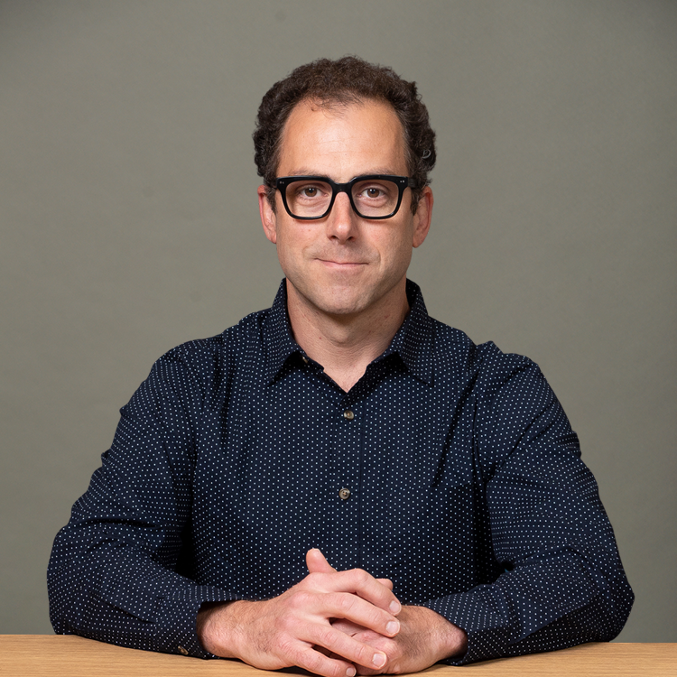 Ezra Kahn